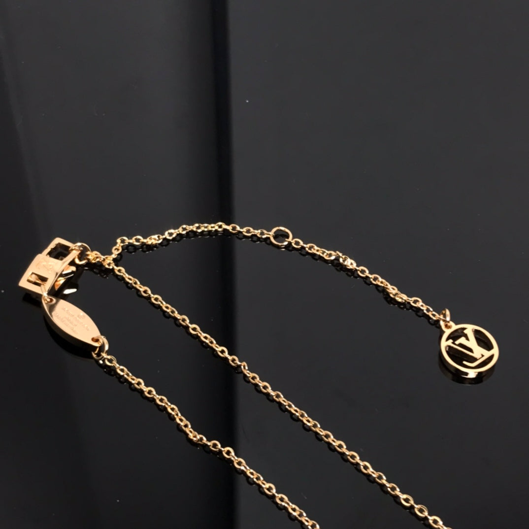 Lume Jewelry 「カラーブロッサム ピンクMOP サンゴールドネックレス」