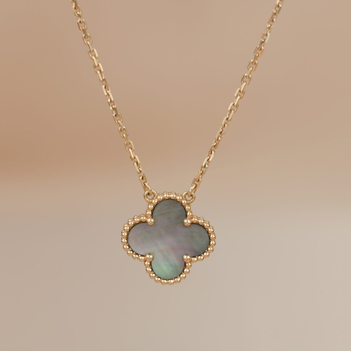 Lume Jewelry クローバー 15MM グレー マザーオブパール ネックレス