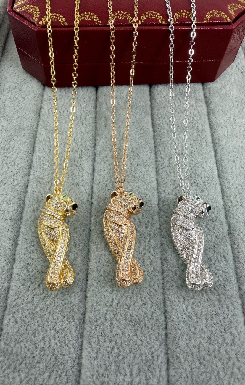 Lume Jewelry「アミュレット ローズゴールド ピンクマザーオブパール ネックレス」