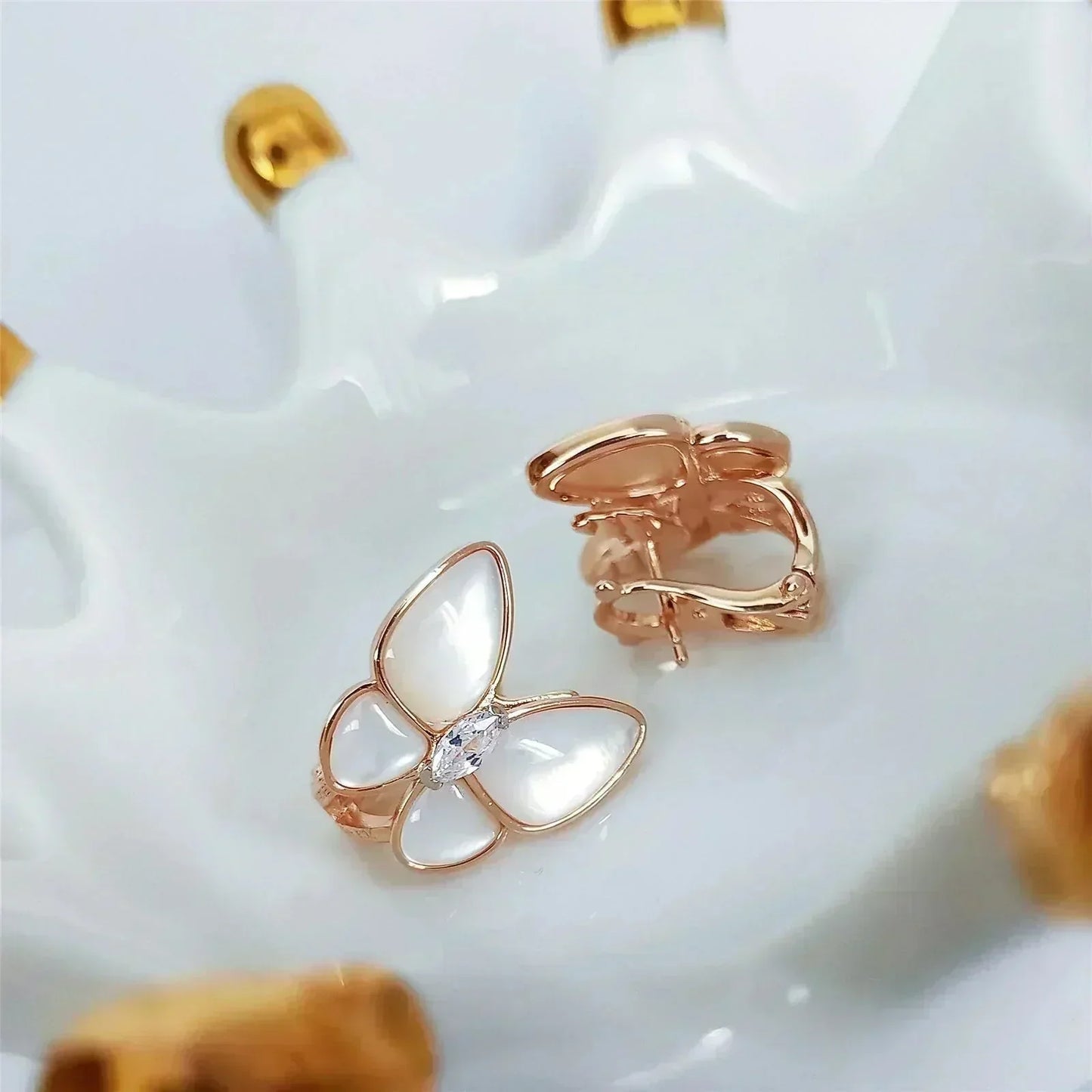 Lume Jewelry バタフライ マザーオブパール ダイヤモンド ピアス