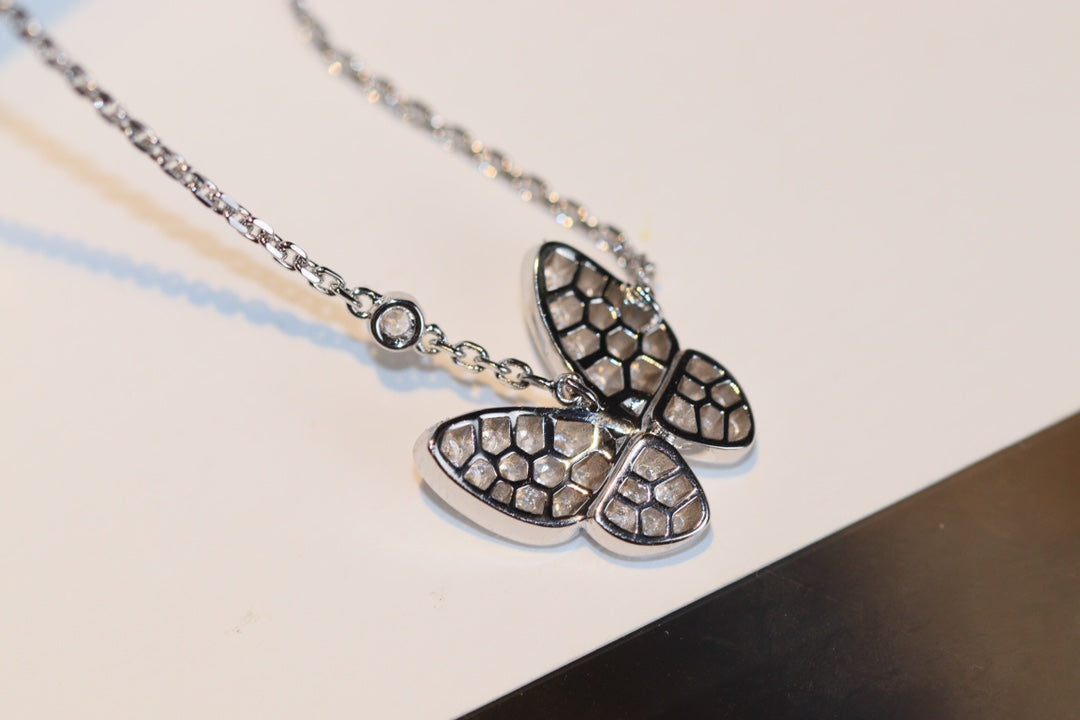 Lume Jewelry バタフライダイヤモンドネックレス