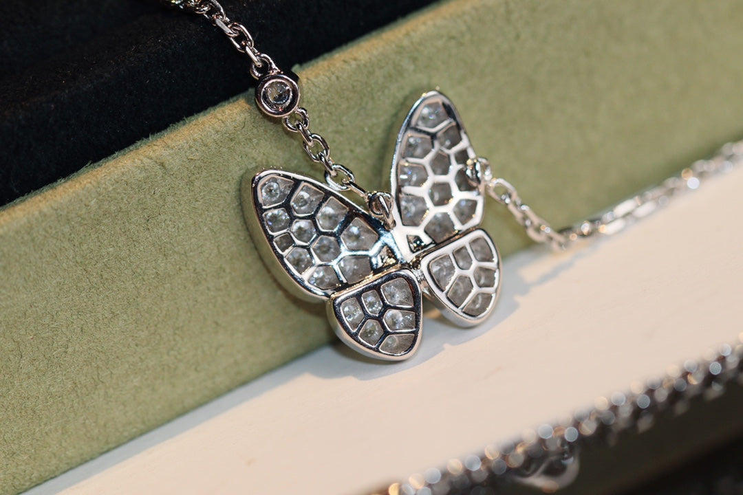 Lume Jewelry バタフライダイヤモンドネックレス