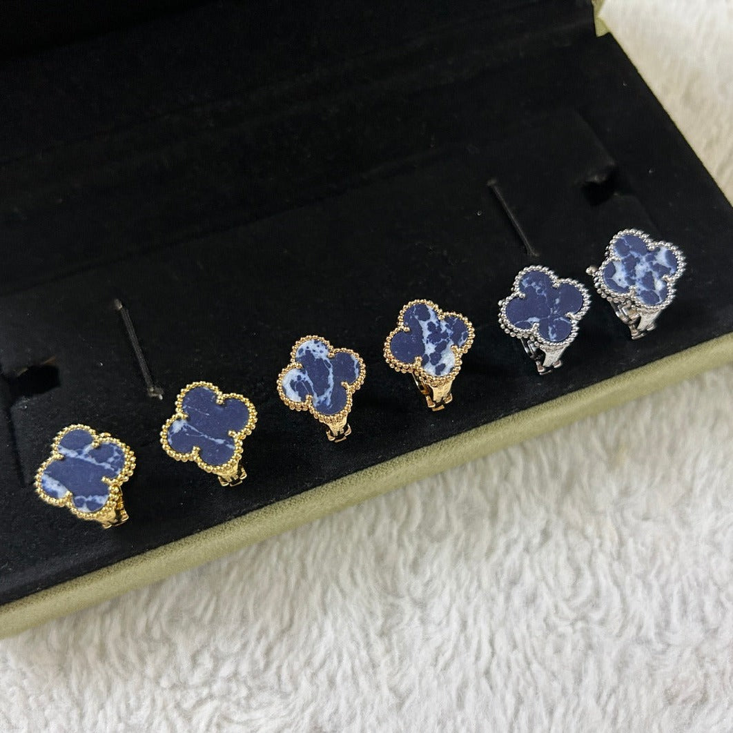 Lume Jewelry「クローバー・ピーターサイト・ミディアム・スタッズピアス」