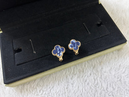 Lume Jewelry「クローバー・ピーターサイト・ミディアム・スタッズピアス」