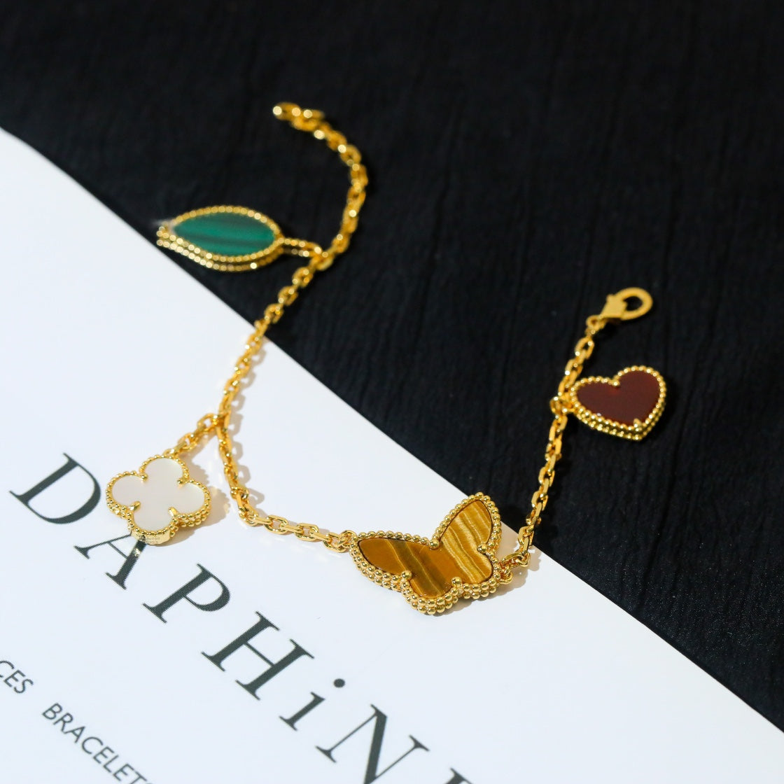 Lume Jewelry ラッキー スプリング 5モチーフ ゴールド ブレスレット