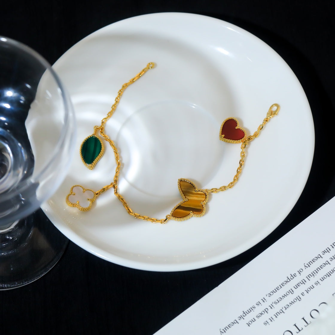 Lume Jewelry ラッキー スプリング 5モチーフ ゴールド ブレスレット
