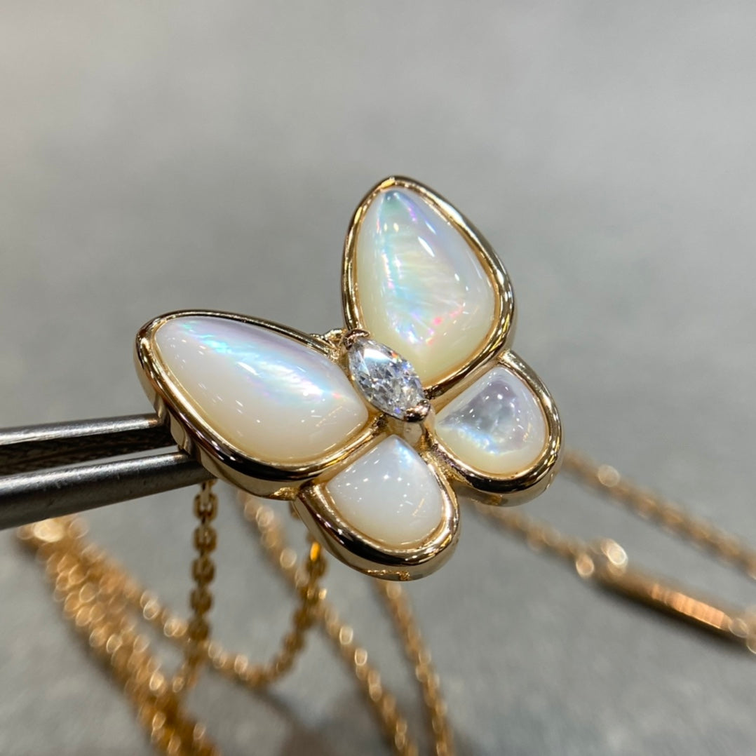Lume JewelryバタフライMOPダイヤモンドネックレス