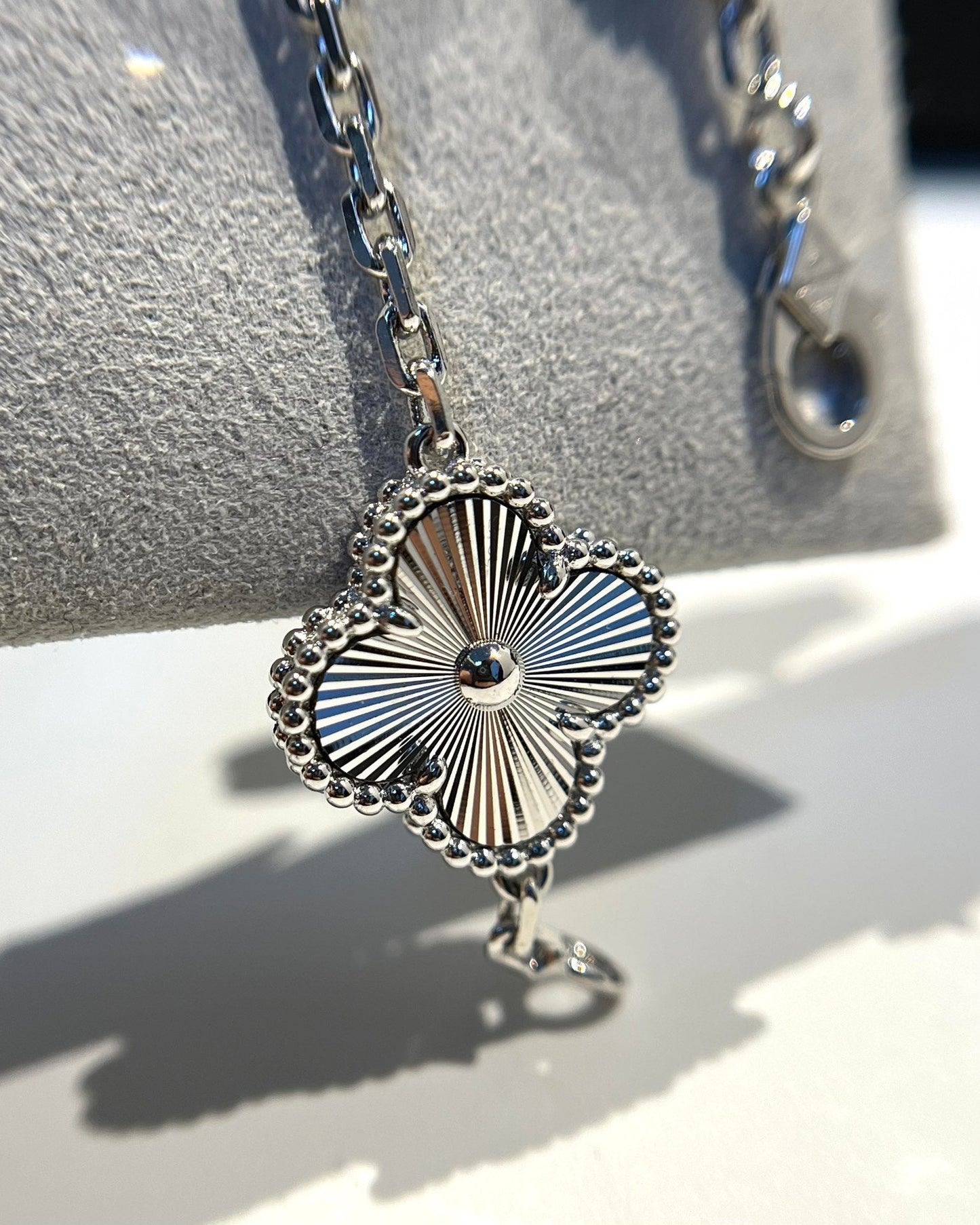 [Lume Jewelry]New  CLOVER 5 MOTIF LASER BRACELET COLLECTION