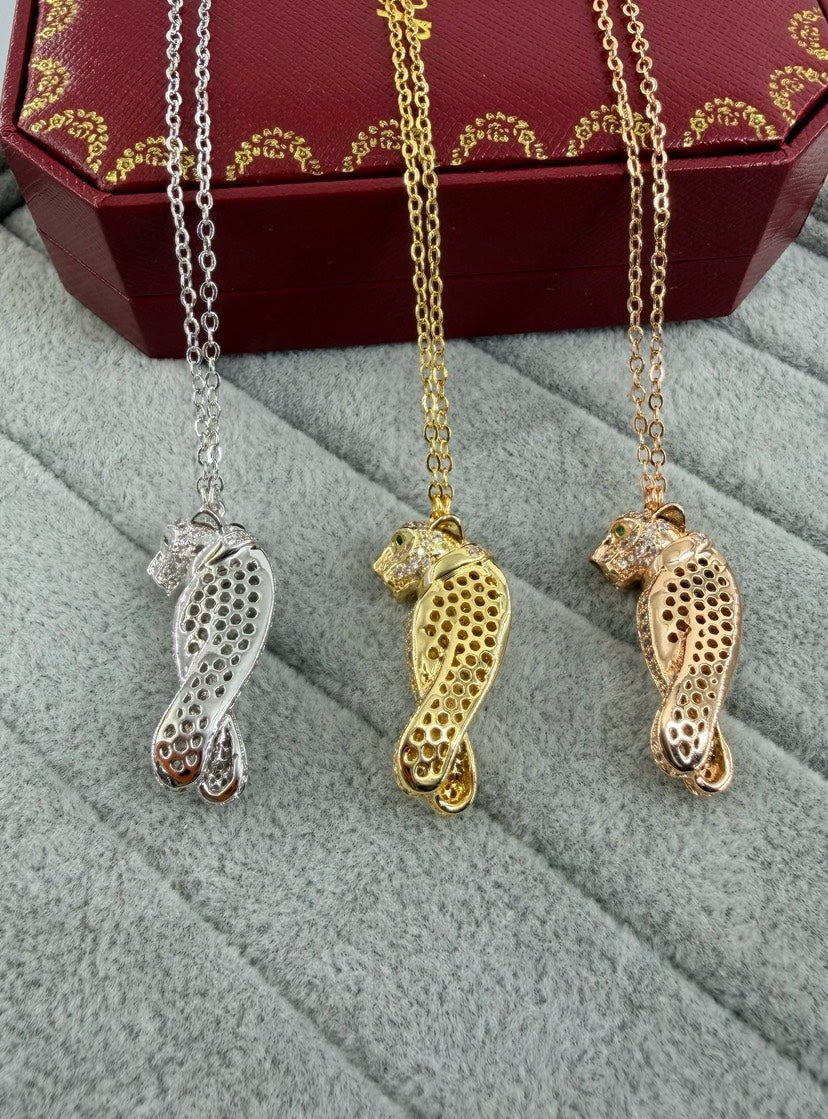 Lume Jewelry「アミュレット ローズゴールド ピンクマザーオブパール ネックレス」