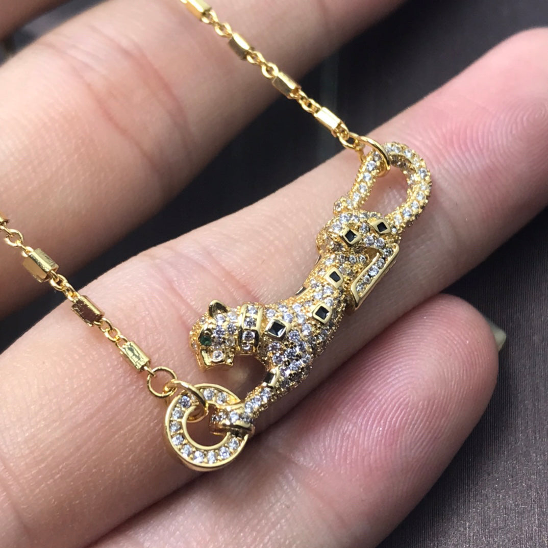Lume Jewelry「アミュレット ローズゴールド ピンクマザーオブパール ネックレス」