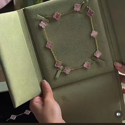 [Lume Jewelry] Pink Necklace with Ten Clover Designs