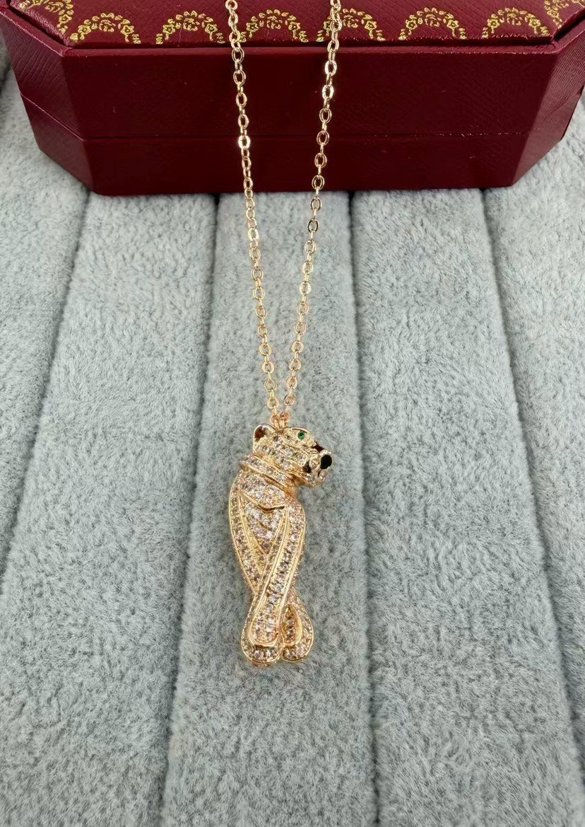 Lume Jewelry「アミュレット ローズゴールド ピンクマザーオブパール ネックレス」