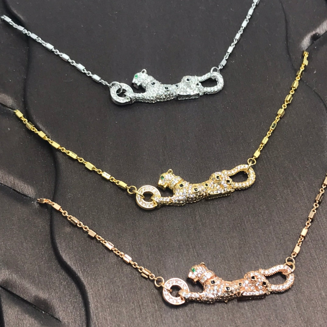Lume Jewelry「アミュレット ローズゴールド ピンクマザーオブパール ネックレス」