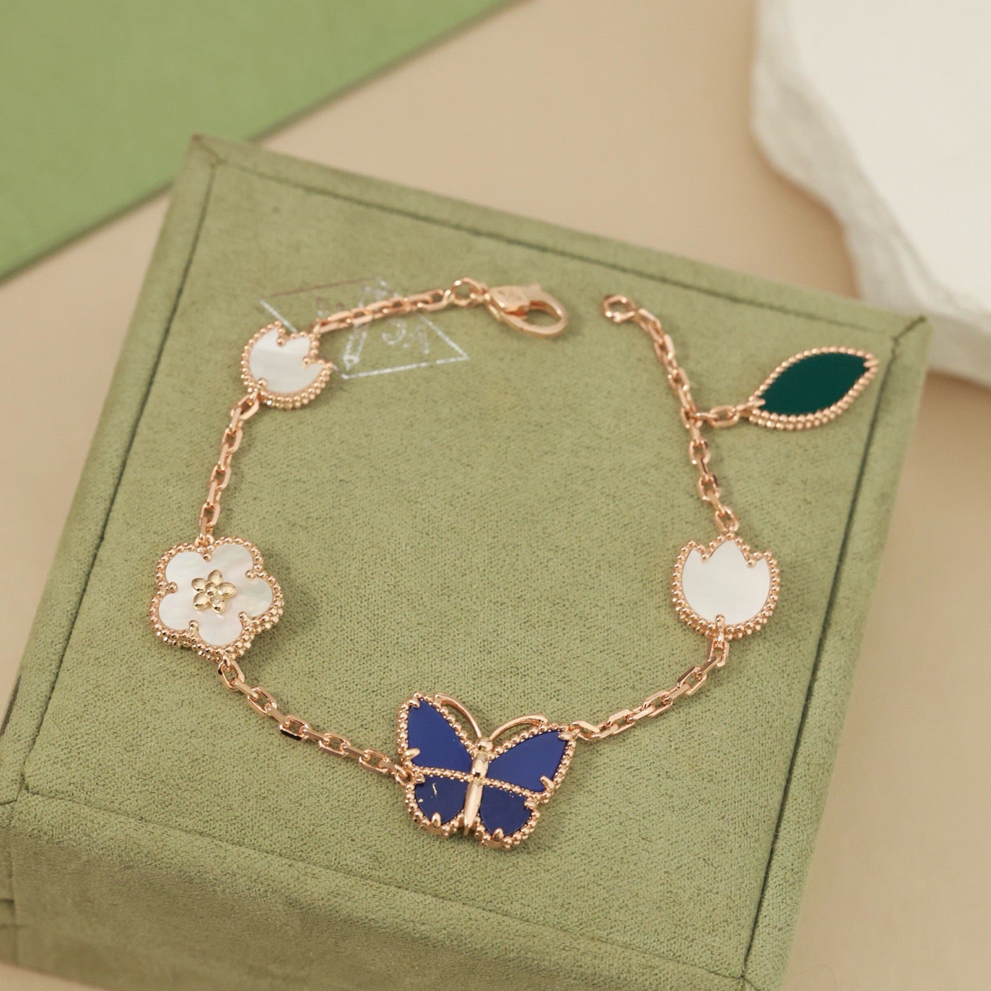 [Lume Jewelry]LUCKY SPRING BUTTERFLY 5 MOTIF BRACELET