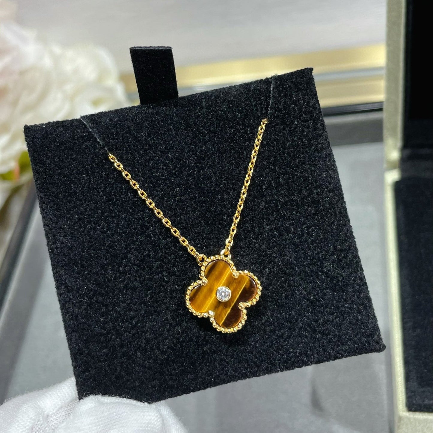 Lume Jewelry クローバー 15MM ダイヤモンド＆イエロータイガーアイアゲート ネックレス