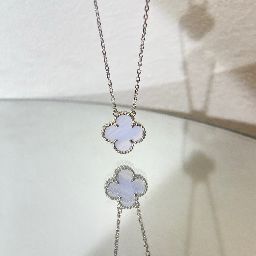 Lume Jewelry クローバー 15MM ブルーカルセドニー ネックレス シルバー