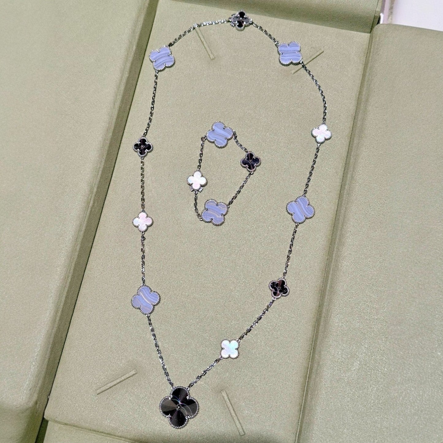 [Lume Jewelry]DETACHABLE CLOVER 15(11+4) FLOWER SILVER NECKLACE SET