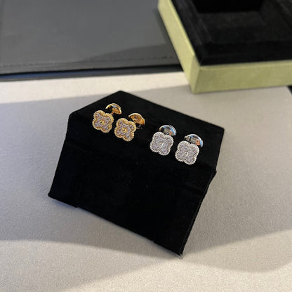 Lume Jewelry クローバーミニダイヤモンドスタッドピアス
